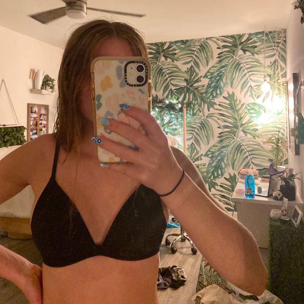 Lululemon deep sea bikini top. Size 4 cup size C